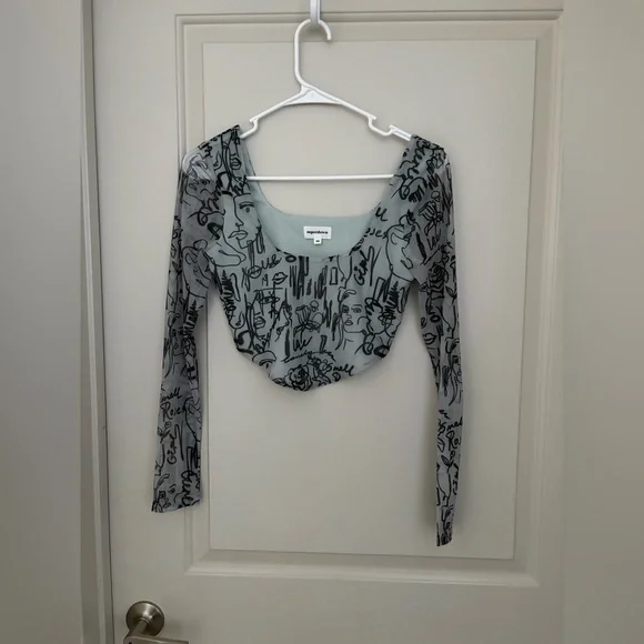 superdown White Mesh Long-Sleeve Graphic Crop Top - Picture 2 of 6